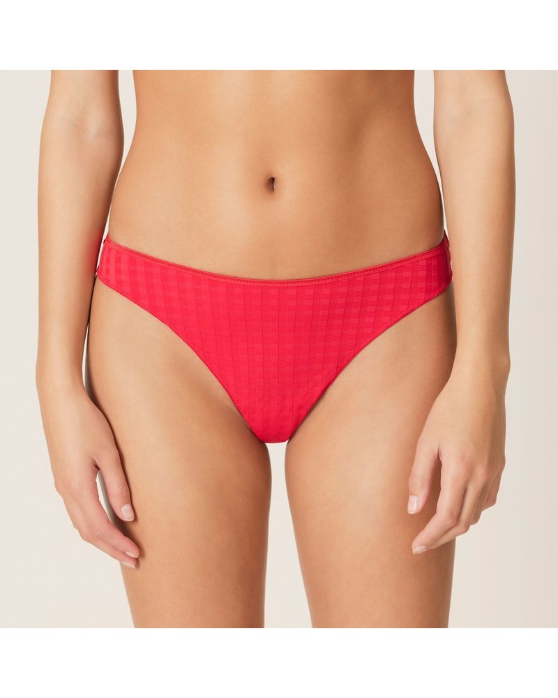 SAVE $100 - Marie Jo Avero T-Shirt Half Cup Bra Red 0100419 154.00 $CAD- Marie Jo Avero Thong Red 0600410 58.00 $CAD- Marie Jo Jane Push-up Bra Black 0101337 168.00 $CAD- Marie Jo Jane Luxury Thong Black 0601331 116.00 $CAD Marie Jo