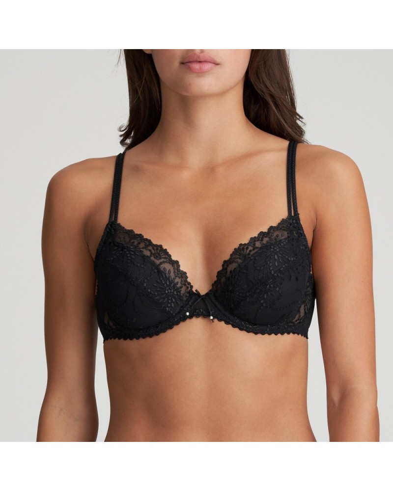 SAVE $100 - Marie Jo Avero T-Shirt Half Cup Bra Red 0100419 154.00 $CAD- Marie Jo Avero Thong Red 0600410 58.00 $CAD- Marie Jo Jane Push-up Bra Black 0101337 168.00 $CAD- Marie Jo Jane Luxury Thong Black 0601331 116.00 $CAD Marie Jo