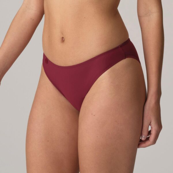 Marie Jo Tom Brief