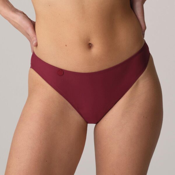 Marie Jo Tom Brief