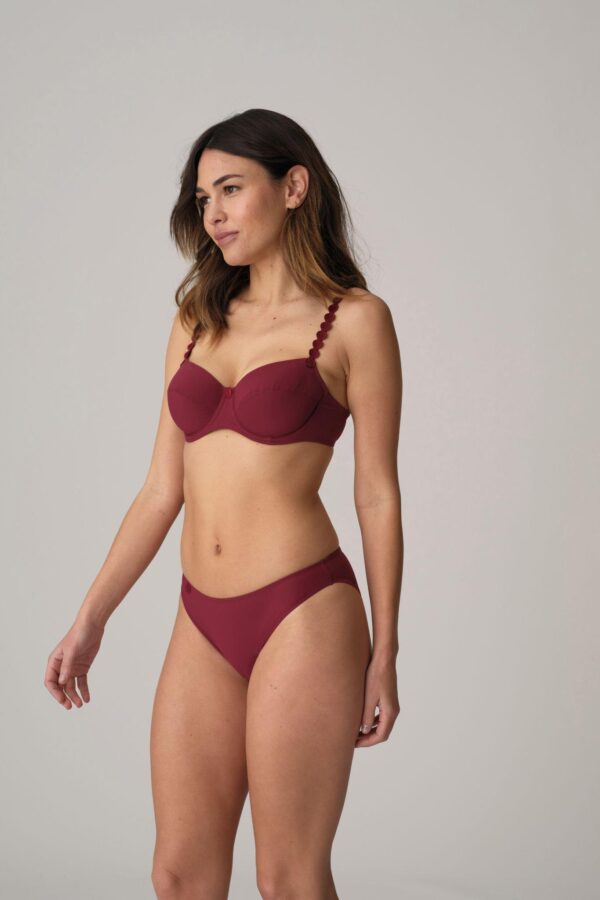 Marie Jo Tom Brief