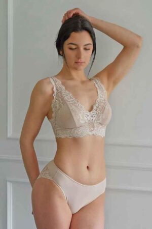 Janira Greta Bralette