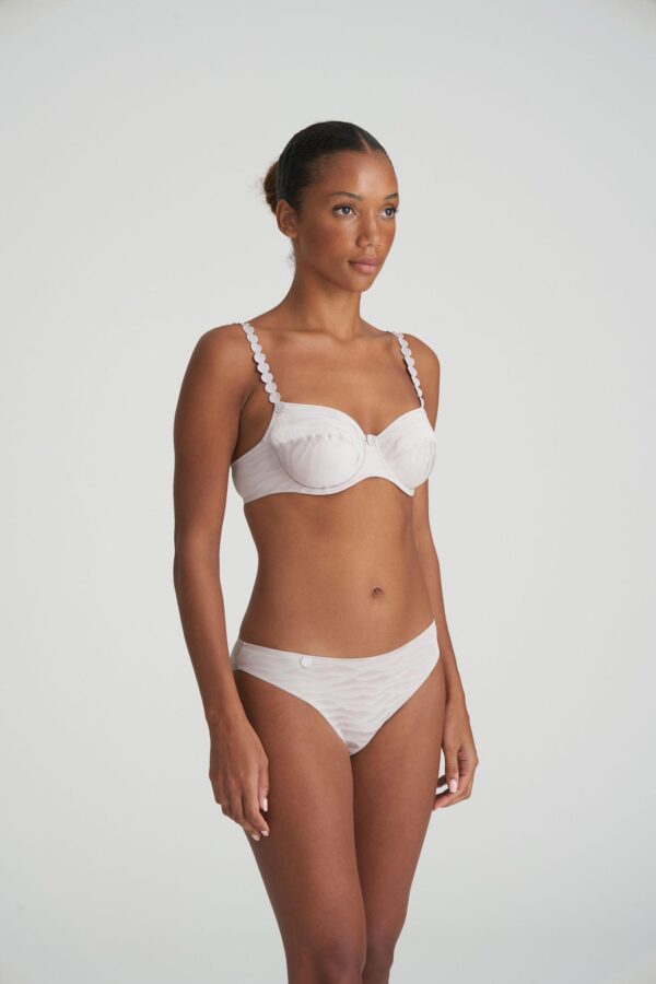 Marie Jo Tom Brief