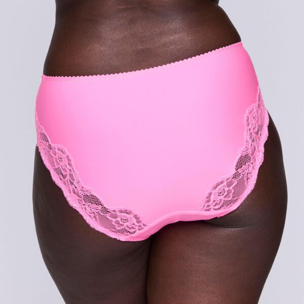PrimaDonna Madison Full Brief