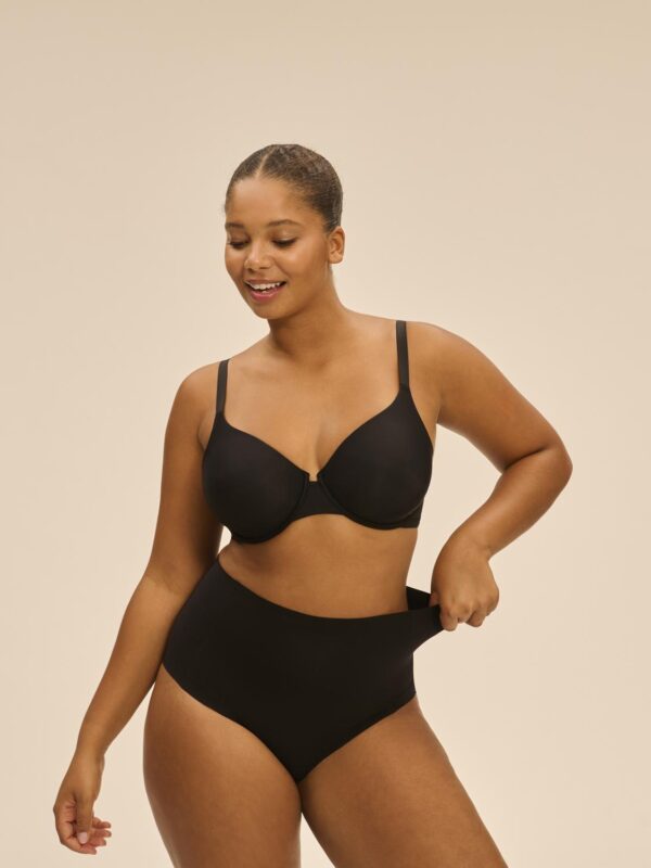 Simone Pérèle Story Control Brief