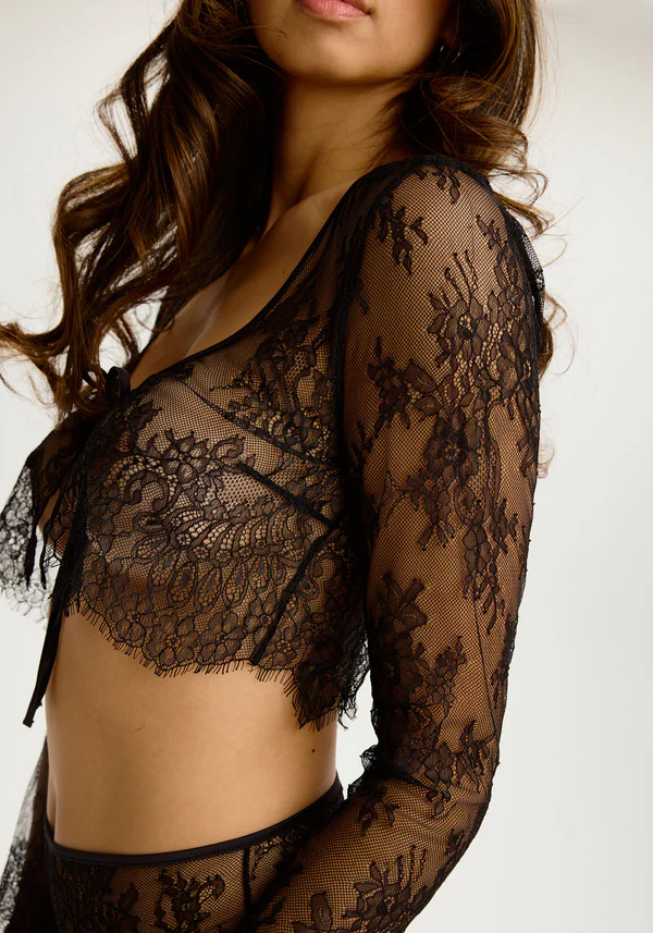 0243656-Black_media-3_5cd27e4a-08cd-4a54-9d82-df1356f0b8e5_600x